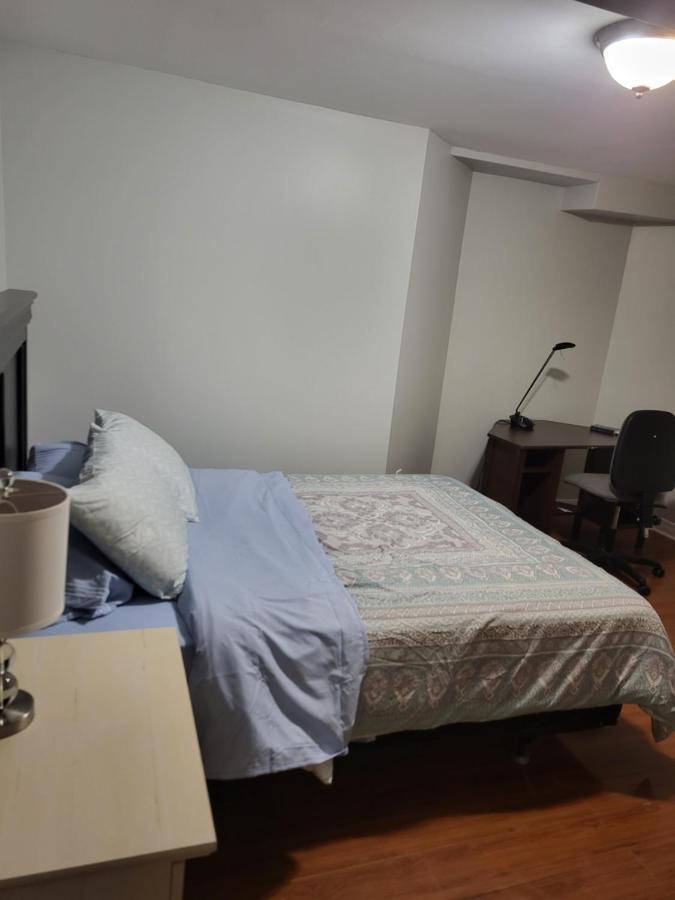 Lovely Guest Entire Apartment Minutes From Ottawa Airport Exterior photo