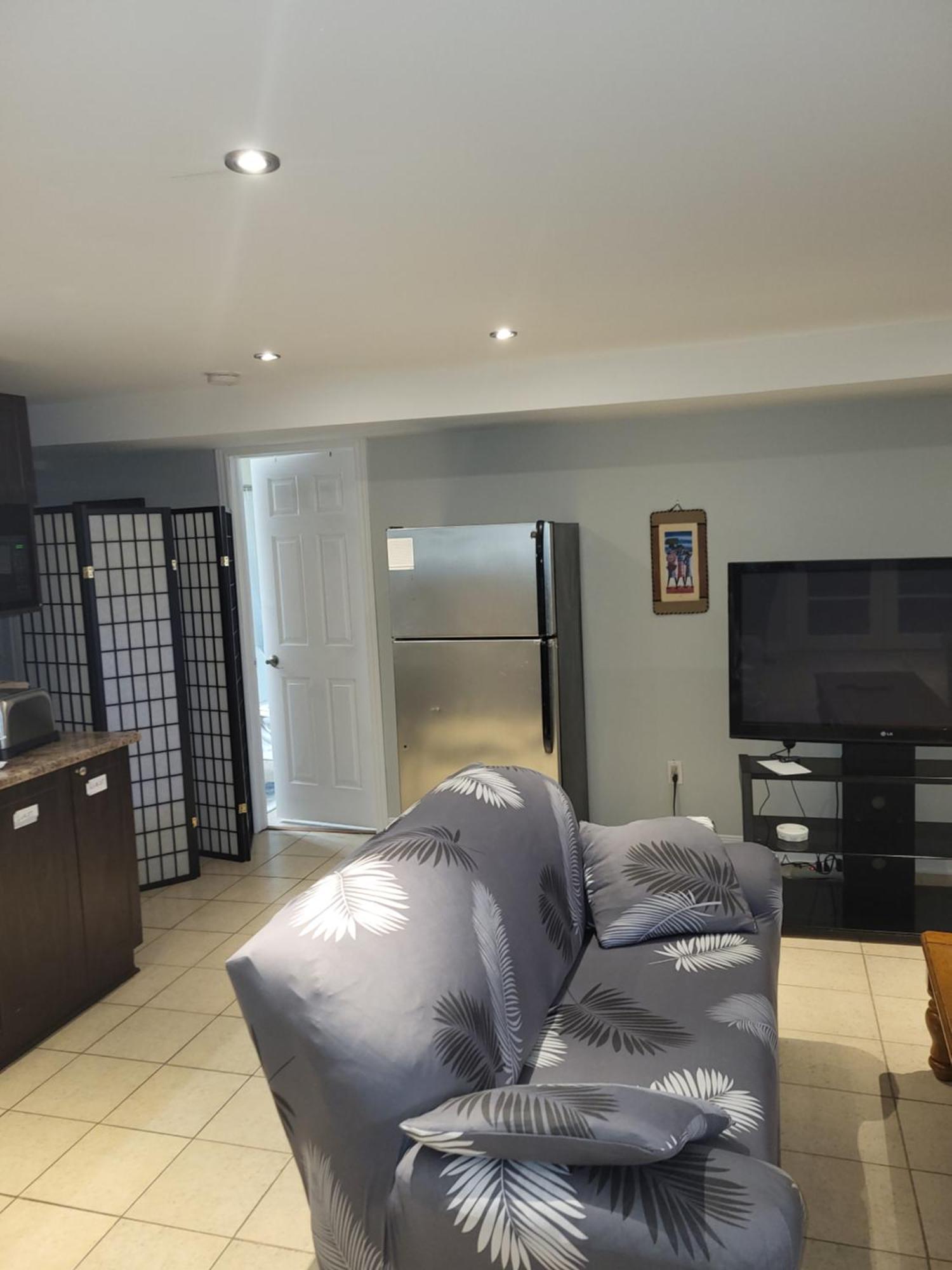 Lovely Guest Entire Apartment Minutes From Ottawa Airport Exterior photo